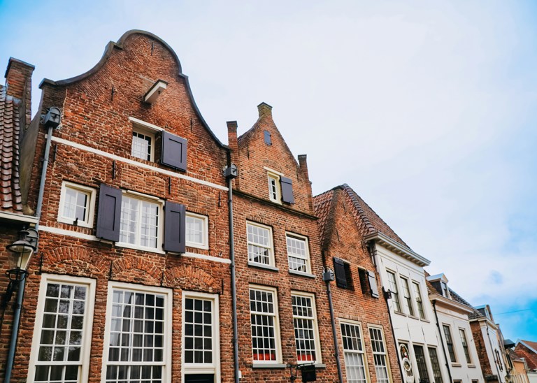 Huizenprijzen in september licht gedaald